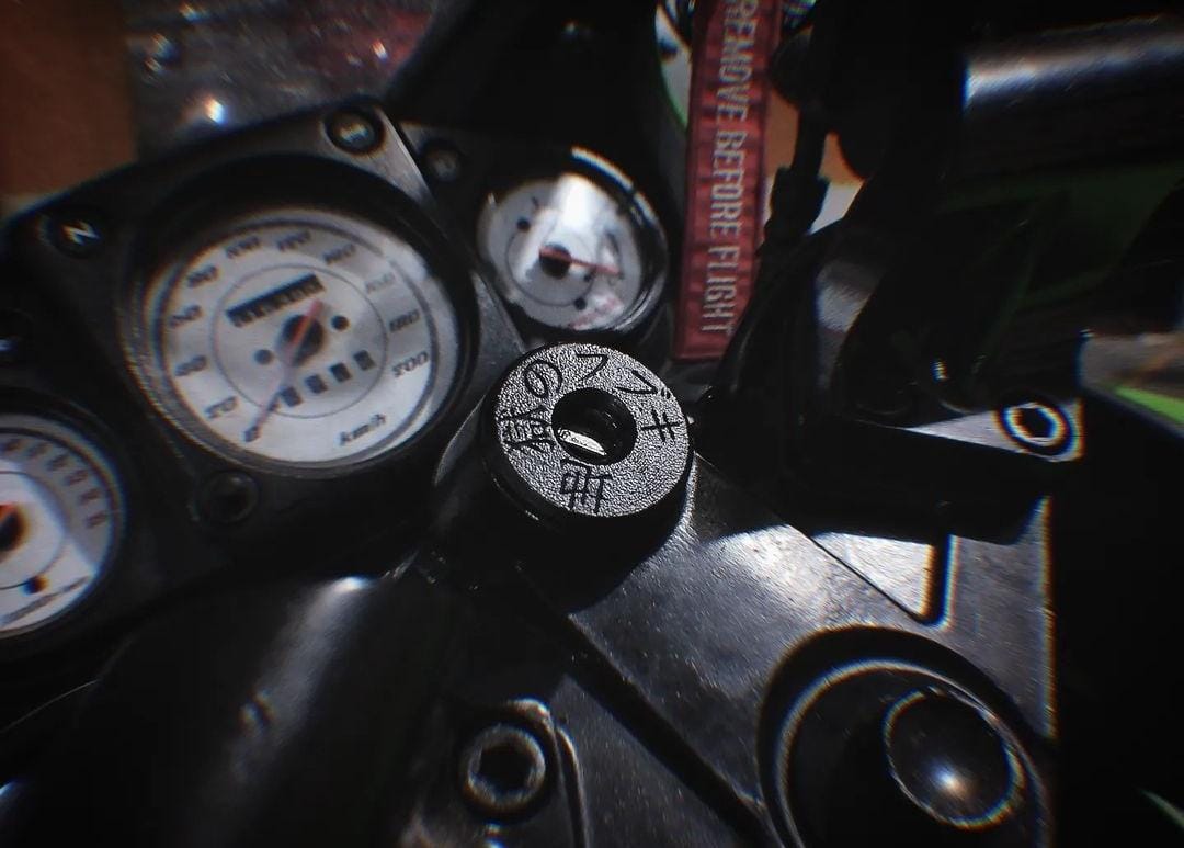 Ninja 250R Keyhole Cap